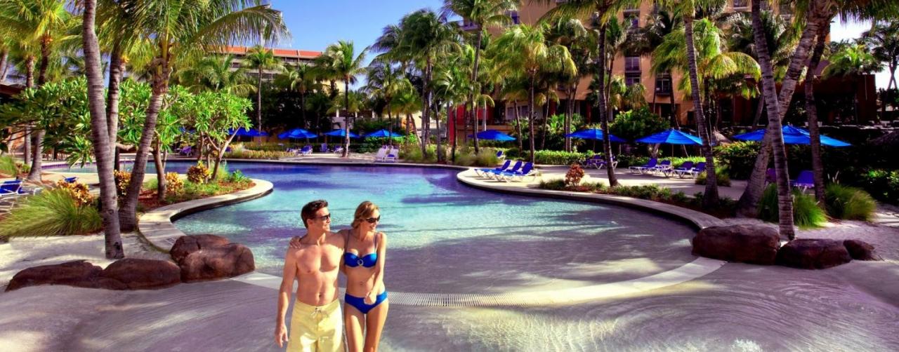 Aruba Caribbean Radisson Aruba Resort Casino Active_pool_people_s (1)